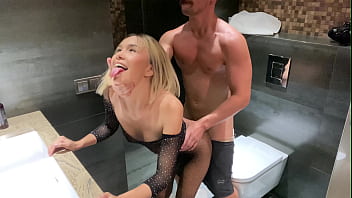 I fuck a hottie hard in the toilet