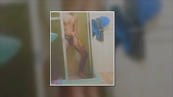 Um pequeno compilado meu tomando banho e se masturbando at&eacute_ gozar muito