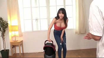 【完全素人】爆乳Kカップの学校職員 簡単な水着撮影と誘い出して過激撮影に参加してもらいました。1