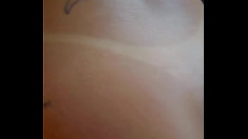 Kalena Mitrak - Dei para o mec&acirc_nico e tomei leitinho na sala de ferramentas da oficina