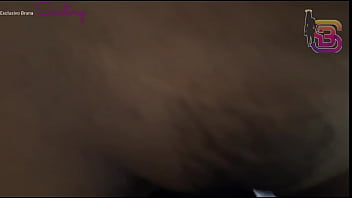 SONHO DE TODO CORNO &Eacute_ VER A ESPOSA COM UM PAU PRETO GRANDE E GROSSO E AINDA FODER SEM CAMISINHA