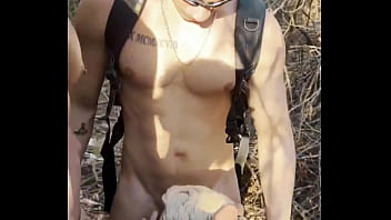 Fui fazer trilha e encontrei dois putos transando no mato, entrei na brincadeira. - Parte I