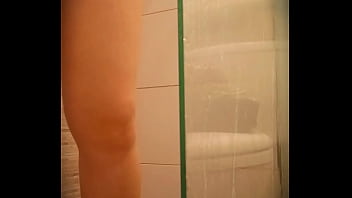 promotora de eventos espa&ntilde_ola Milet depilandose el co&ntilde_o camara espia real