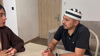 El prisionero me debe follar duro con su gran verga Parte 1 - MelaniLatina