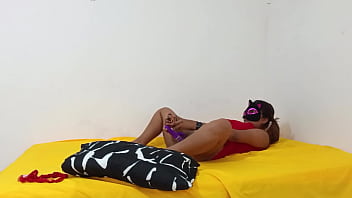 Girlfriend sends video of herself masturbating her vagina to her American boyfriend