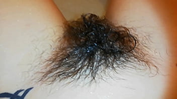 Hairy bush underwater super hairy pussy fetish video