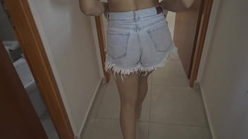 pill&eacute_ a MI HERMANASTRA SIN ROPA en una WEBCAM | me pide la PIJA para VENDER CONTENIDO