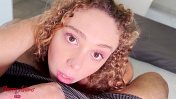 Brasileira Gostosa Chupando E Levando Pau Na Bucetinha Rosa!!! Cherry Adams Pediu: &quot_Enfia Seu Pau Na Minha Bucetinha&quot_ - POV Amador