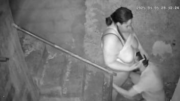 Camera escondida flagra madrasta fudendo com seu enteado