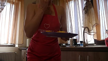 I like to cheat on my husband even when I'_m cooking. his friend has a very tasty dick