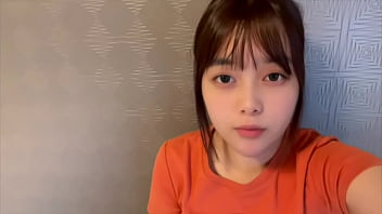 半ケツジーンズ状態で透明ディルドをおまんこに突っ込んで激しくオナニーしちゃってイキまくりました...