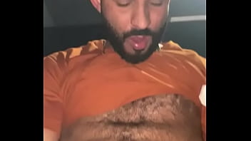 No Banheiro do Boate com o Pauzudo. parte 3