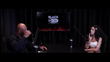 Gosta de gordas, quer continuar solteira, est&aacute_ louca pra dar o cu, e o vibrador que a m&atilde_e lhe deu... - Bibi Hourani (WATCH ON: SHEER/RED)