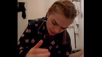 Red head roomate, just took my dick, and make a blowjob, i just cum in her mouth, she spit it on my dick