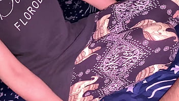 Bhabhi came to brother-in-law'_s room and got fucked all night