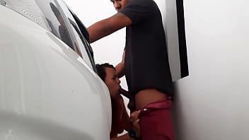 My stepsister gives me a good blowjob before entering the house