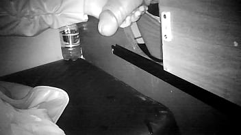 GLORY HOLE - TRANSEI COM UM DOTADO DO PAU GROSSO DENTRO DA CABINE