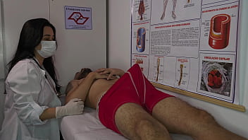 Enfermeira fica excitada com ere&ccedil_&atilde_o do paciente