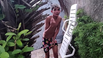 Madastra seduz seu ENTIADO com sua Bunda enorme seu. Irmã_ozinho virgem punheteiro fica espiando foi aquele sexo em pú_blico cons 2 ENTIADO ( veja no fechado