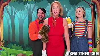 Horny Milf Ryan &amp_ River Take Tommy&rsquo_s Dick in Freeuse Frenzy!