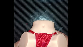 Sexo anal con Candy! Mientras usa una sexy tanga roja con pomp&oacute_n.