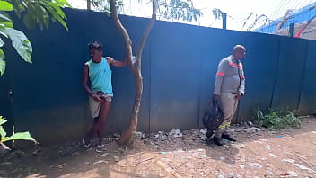 Foram pegos pelas câ_meras em pleno dia do trabalho, na maior putaria no canteiro de obras.