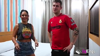 Having sex with a porn star. Valen Pink looks for a date among her fans - FAKings