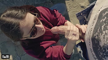 Amateur Whore Wants Cock at Outdoors Deepthroat with Stranger