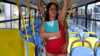 Estudante encoxada e fodida dentro do ô_nibus em publico!