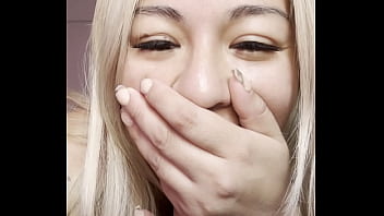 VECINO ME MIRA MASTURBÁ_NDOME FRENTE A LA VENTANA