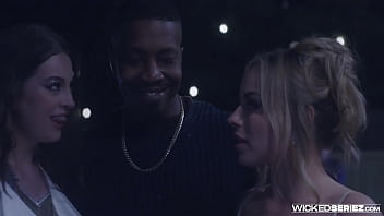 Clout Episode 4 Maddy May, Anna Claire Clouds Wicked Wonderland