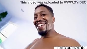 Victoria Cakes a rainha de pornography d&aacute_ a sua buceta ao Isiah Maxwell