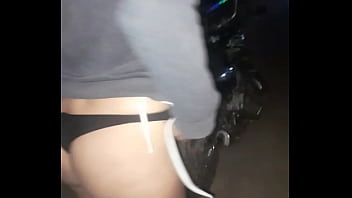 Despu&eacute_s de la fiesta follando a mi cu&ntilde_ada toda peda y caliente, termin&oacute_ abriendo las nalgas