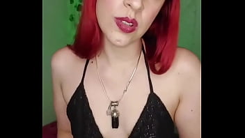 Tu HIJASTRA CALIENTE te tienta frente a la familia sin verguenza!!!