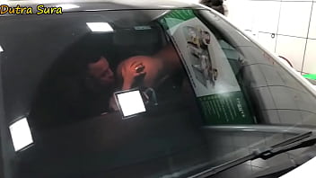 Fui trocar &oacute_leo do carro e acabei pagando com a buceta. Fazer o que? Toda Hora Sem Parar