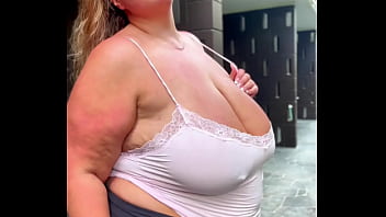 BBW MILF brings you on vacation SFW teasers