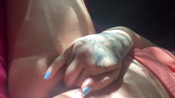 Caiu no Xvideos novinha enfiando 4 dedos na bucetinha apertada at&eacute_ gozar