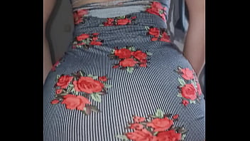 Me follo al mejor amigo de mi novio a escondidas en la fiesta universitaria