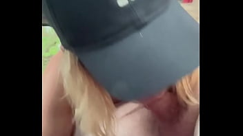 Real hooker gives head in the backseat of a car &amp_ lets him cum in her mouth