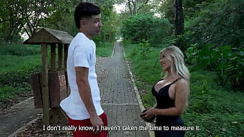 I fuck a stranger in public and he cums in my mouth... I hope no one saw us! Naty Delgado