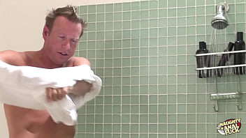 The relationship argument leads to the cheating blonde having an anal shower threesome with DP