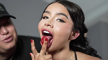 Angie Lorena gets naughty in an interview and shows off her big ass - SARA FILMS