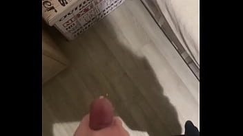18-Year-Old Twink Plays With Himself on Camera