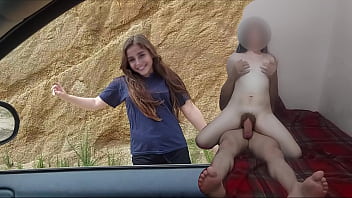 AY DUELE! PEQUE&Ntilde_A e INOCENTE CHAVITA putipobre de Tijuana le da las nalgas a un viejo por apoyo econ&oacute_mico, real no fake