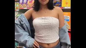 Camila presumiendo su rico culo en leggins