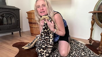 Completely oiled I fist my hot prolapse pussy to orgasm