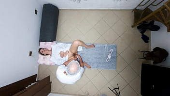 The doctor takes advantage of the patient'_s innocence and fills her ass.