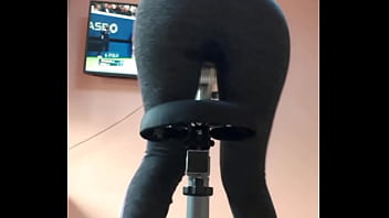 I didn'_t want to interrupt my workout and peed my gym pants