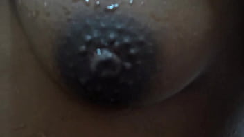 I feel lonely at home my loves I want so much to lower someone to help me again tonight ?? Be kind I want so much a good cock right after my bath