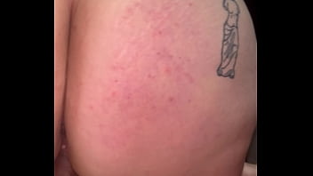 Vino mi amigo y le chupe la rica verga que tiene y me termino cojiendo rico hasta hacerme venir a lluvia de squirt